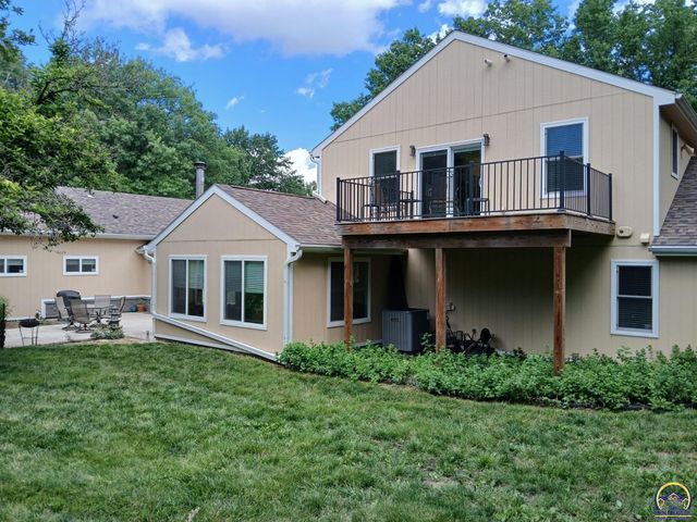 301 SW Yorkshire RD, Topeka, KS 66606