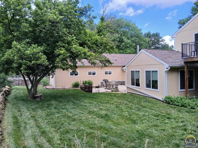 301 SW Yorkshire RD, Topeka, KS 66606