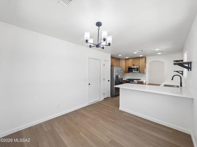 1387 W Calle Rio Lobo, Tucson, AZ 85714