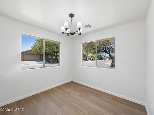 1387 W Calle Rio Lobo, Tucson, AZ 85714