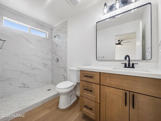 1387 W Calle Rio Lobo, Tucson, AZ 85714
