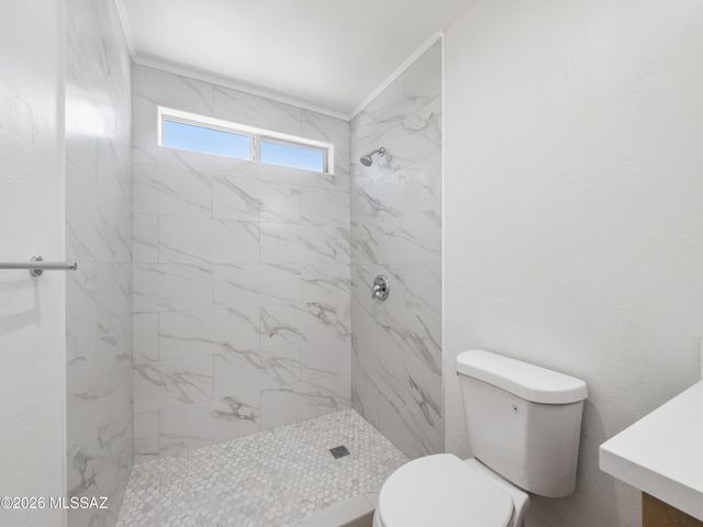 1387 W Calle Rio Lobo, Tucson, AZ 85714