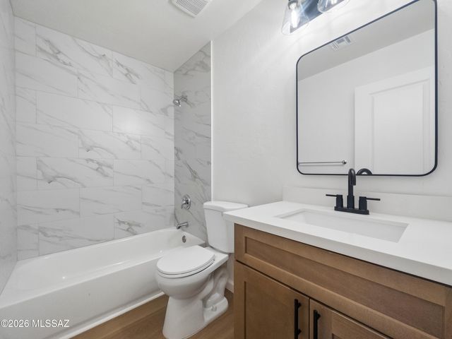1387 W Calle Rio Lobo, Tucson, AZ 85714