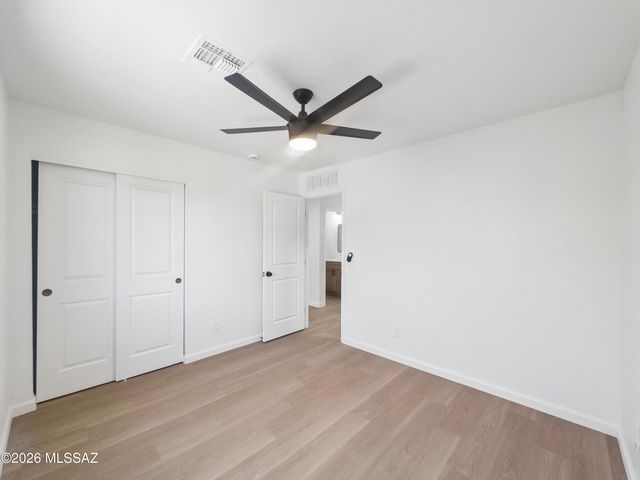 1387 W Calle Rio Lobo, Tucson, AZ 85714