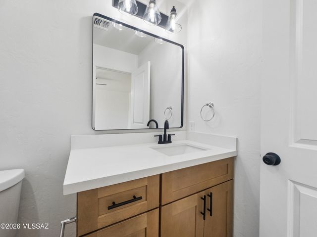 1387 W Calle Rio Lobo, Tucson, AZ 85714