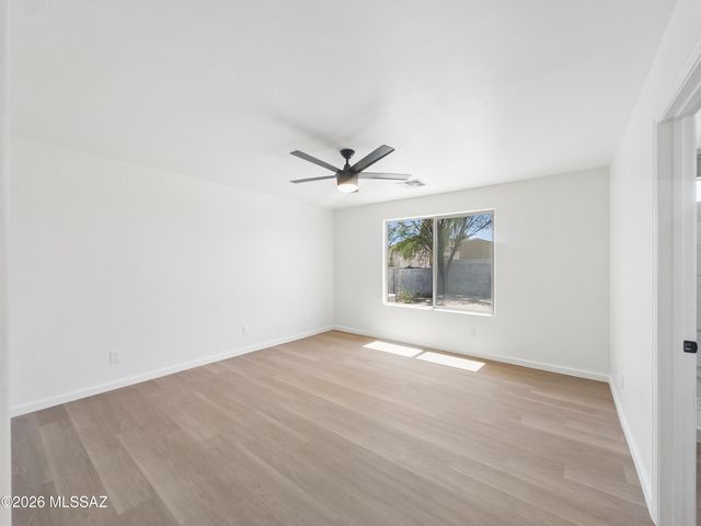 1387 W Calle Rio Lobo, Tucson, AZ 85714