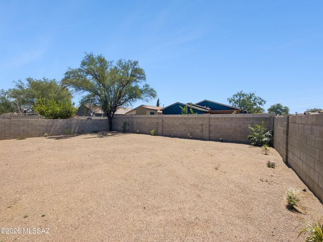 1387 W Calle Rio Lobo, Tucson, AZ 85714