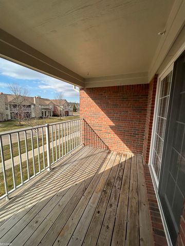 52028 Naugatuck Drive, Macomb Twp, MI 48042