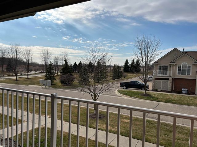 52028 Naugatuck Drive, Macomb Twp, MI 48042