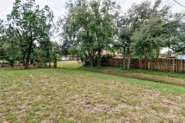 8675 101st Court, Vero Beach, FL 32967