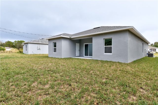 8675 101st Court, Vero Beach, FL 32967