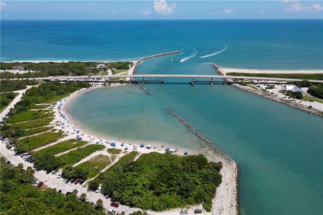 8675 101st Court, Vero Beach, FL 32967