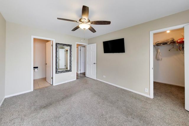 758 Moore Drive 758, Elk Grove Village, IL 60007