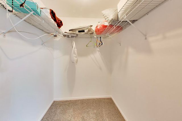758 Moore Drive 758, Elk Grove Village, IL 60007
