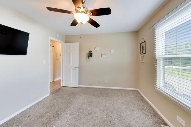 758 Moore Drive 758, Elk Grove Village, IL 60007