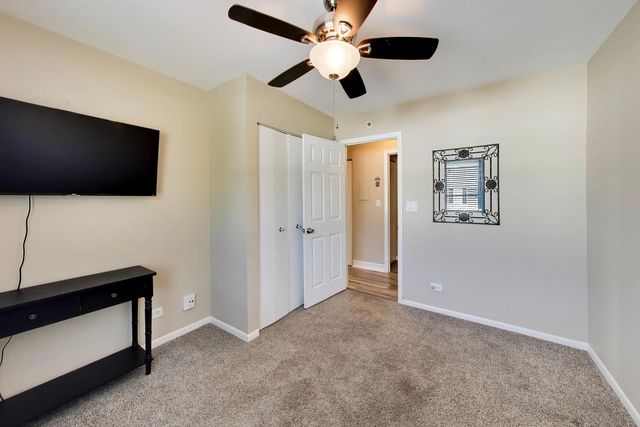 758 Moore Drive 758, Elk Grove Village, IL 60007