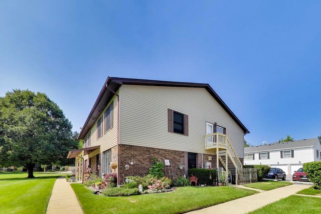 758 Moore Drive 758, Elk Grove Village, IL 60007
