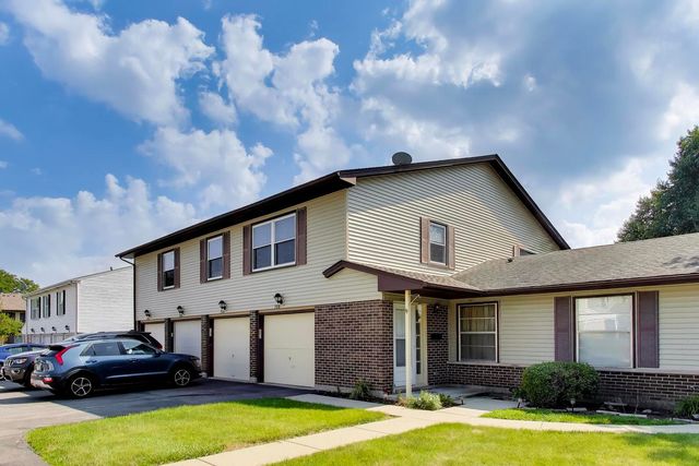758 Moore Drive 758, Elk Grove Village, IL 60007