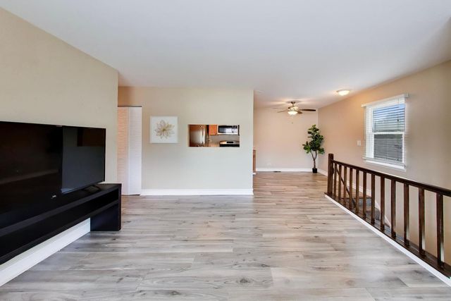 758 Moore Drive 758, Elk Grove Village, IL 60007