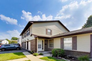 758 Moore Drive 758, Elk Grove Village, IL 60007