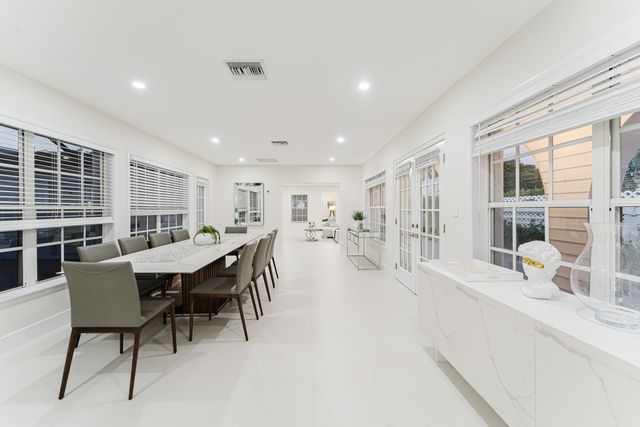 3199 NE 6th Drive, Boca Raton, FL 33431
