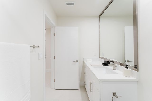 3199 NE 6th Drive, Boca Raton, FL 33431