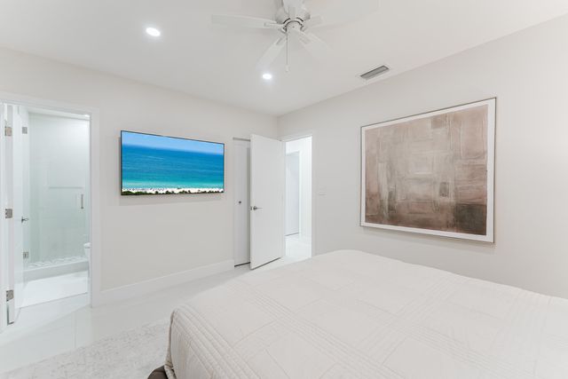 3199 NE 6th Drive, Boca Raton, FL 33431