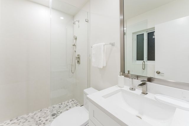 3199 NE 6th Drive, Boca Raton, FL 33431