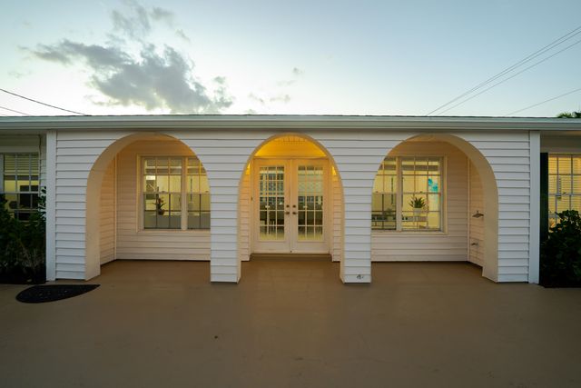 3199 NE 6th Drive, Boca Raton, FL 33431