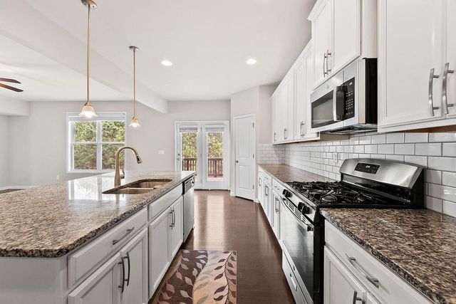 2415 Matlin Way, Buford, GA 30519