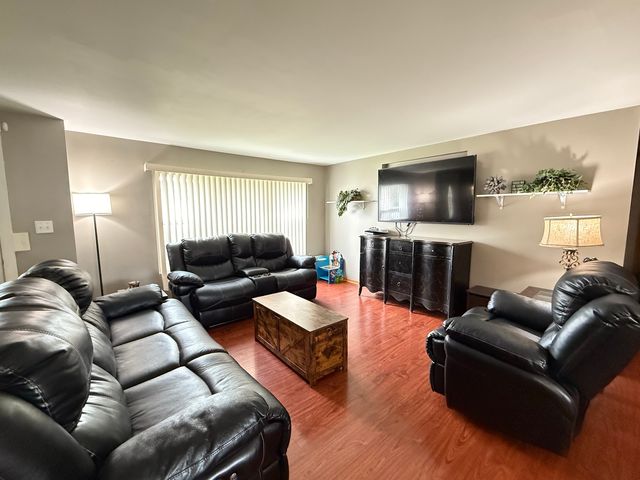 268 BLACKTHORN Road, Matteson, IL 60443