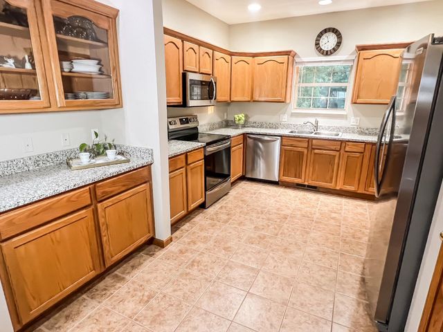 632 Country Meadows Road, Highlandville, MO 65669