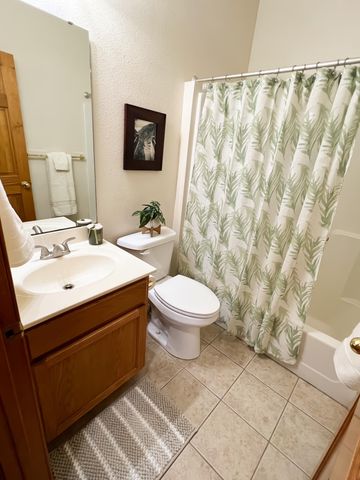 632 Country Meadows Road, Highlandville, MO 65669