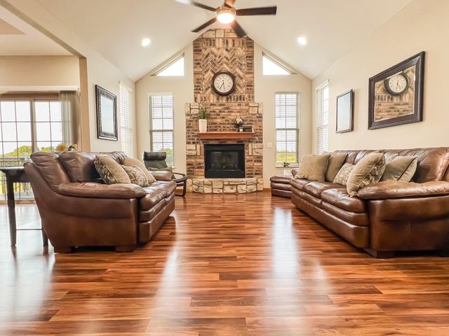 632 Country Meadows Road, Highlandville, MO 65669