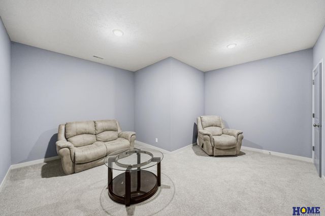 6516 Julia Circle, Lincoln, NE 68516