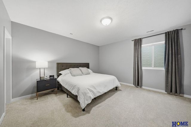 6516 Julia Circle, Lincoln, NE 68516