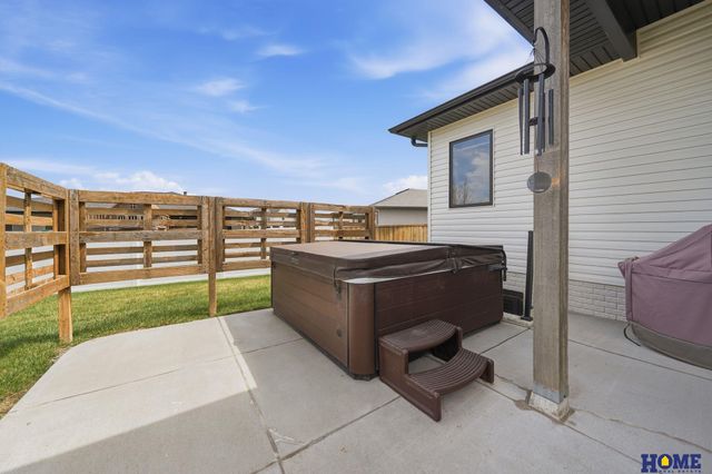 6516 Julia Circle, Lincoln, NE 68516