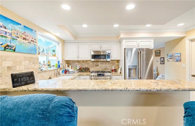 325 Grand Canal, Newport Beach, CA 92662