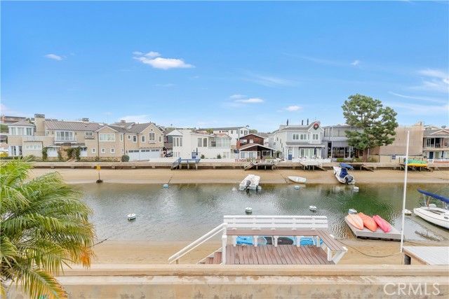 325 Grand Canal, Newport Beach, CA 92662