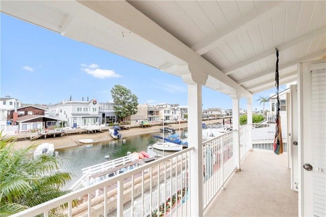 325 Grand Canal, Newport Beach, CA 92662