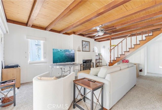 325 Grand Canal, Newport Beach, CA 92662