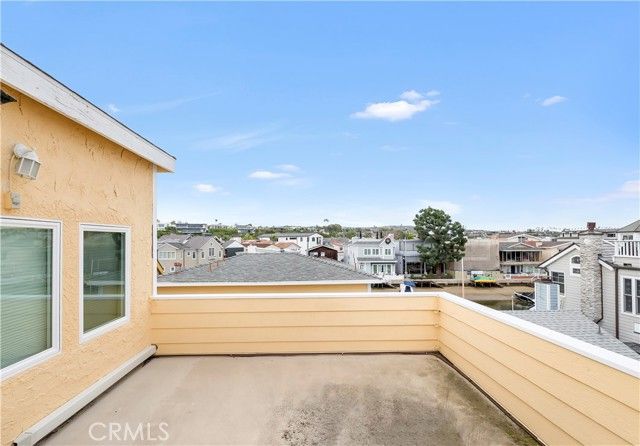 325 Grand Canal, Newport Beach, CA 92662