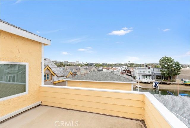 325 Grand Canal, Newport Beach, CA 92662