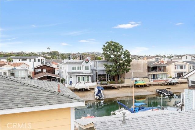 325 Grand Canal, Newport Beach, CA 92662