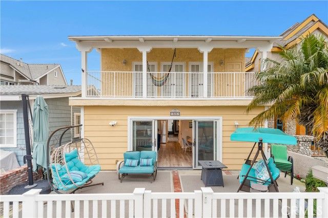 325 Grand Canal, Newport Beach, CA 92662