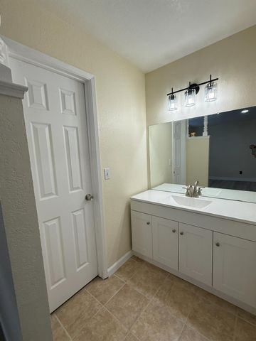 1909 Wagner Heights, Stockton, CA 95209