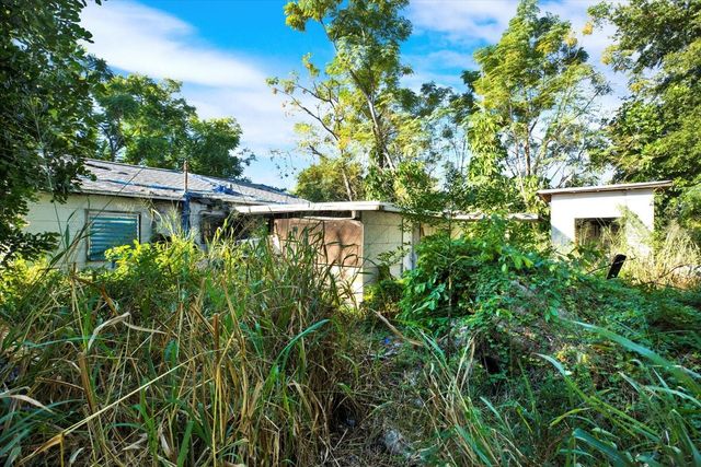 2221 28TH AVENUE N, St Petersburg, FL 33713