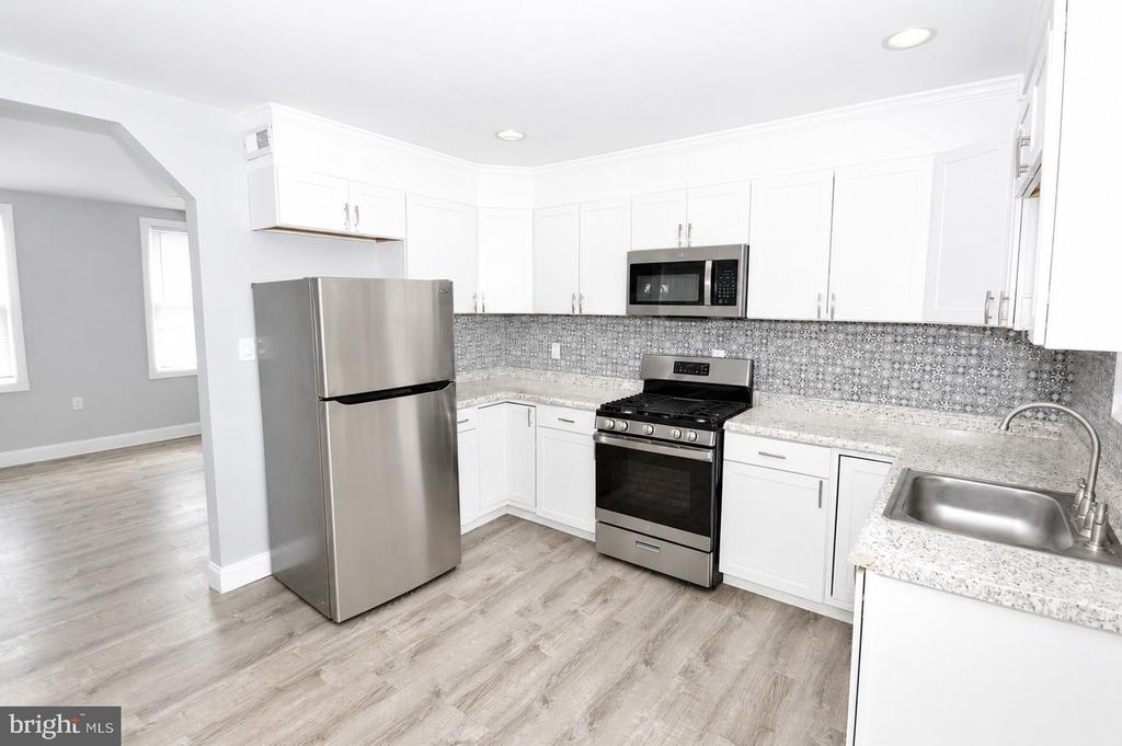 72 RANCOCAS RD, MOUNT HOLLY, NJ 08060 — photo 3