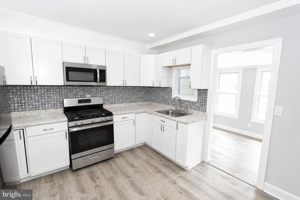 72 RANCOCAS RD, MOUNT HOLLY, NJ 08060 — photo 4