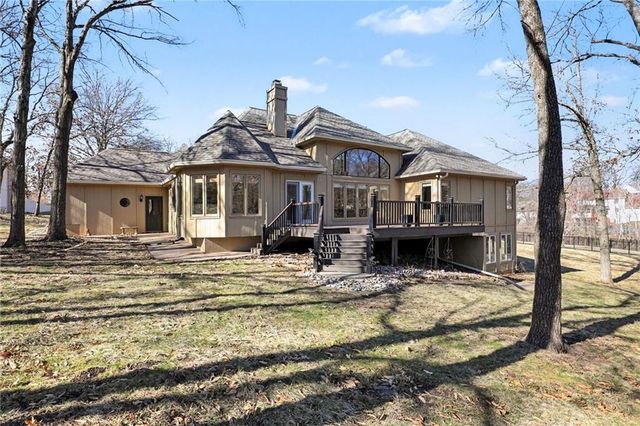 1130 NW Arrowhead Trail, Blue Springs, MO 64015